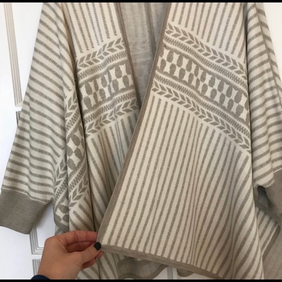 Solstice Poncho Sweater - Silk/Cashmere - One Size - Picture 4 of 6